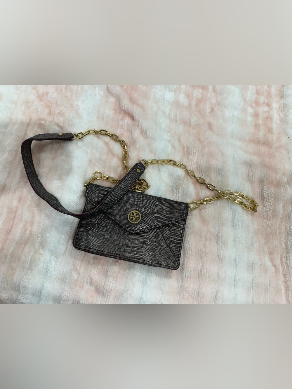 Tory Burch Metallic Textured Mini crossbody bag with Gold Logo - Picture 2 of 9